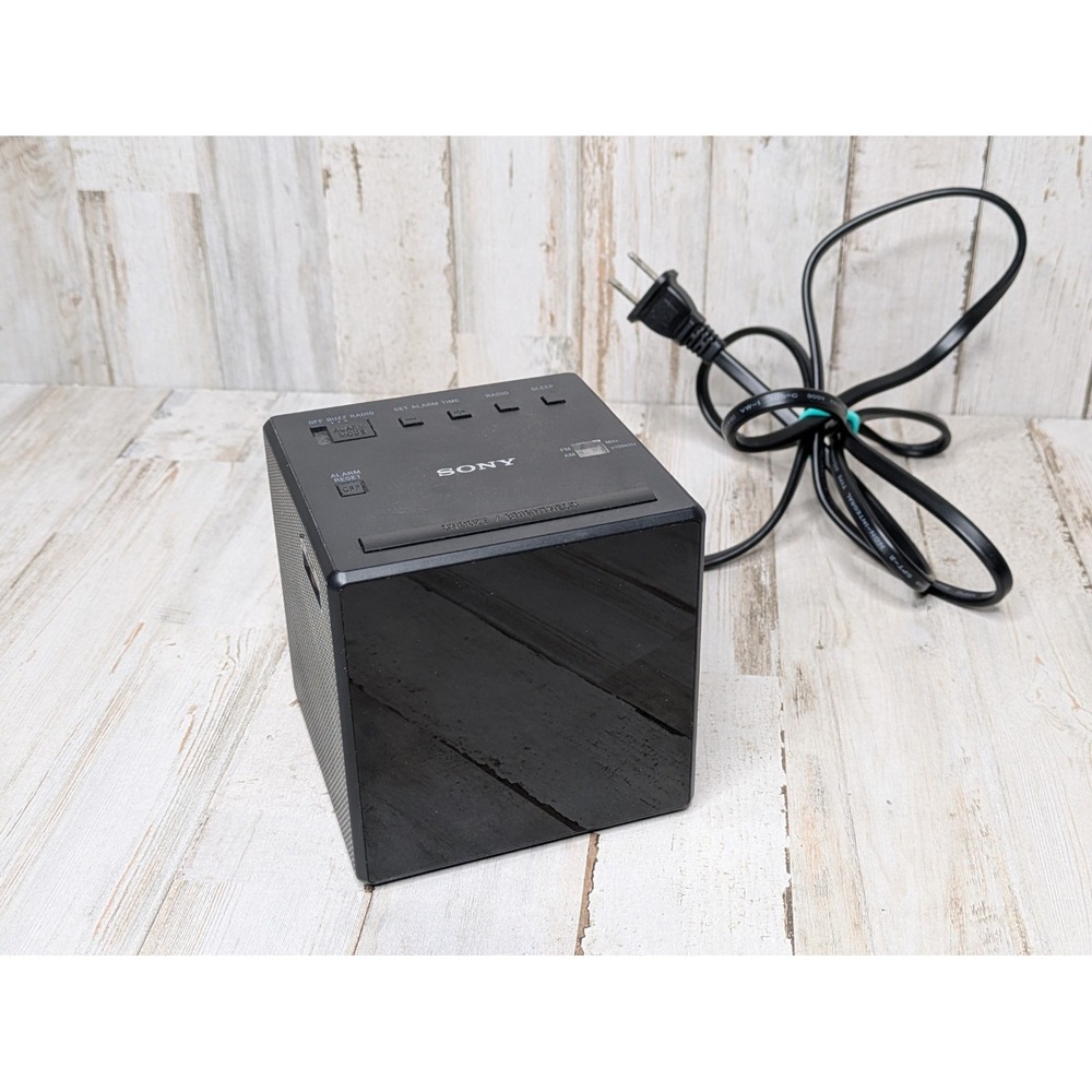 Sony ICF-C1 Desktop Alarm Clock AM FM Radio Black‎ Sony ICFC1 Cube